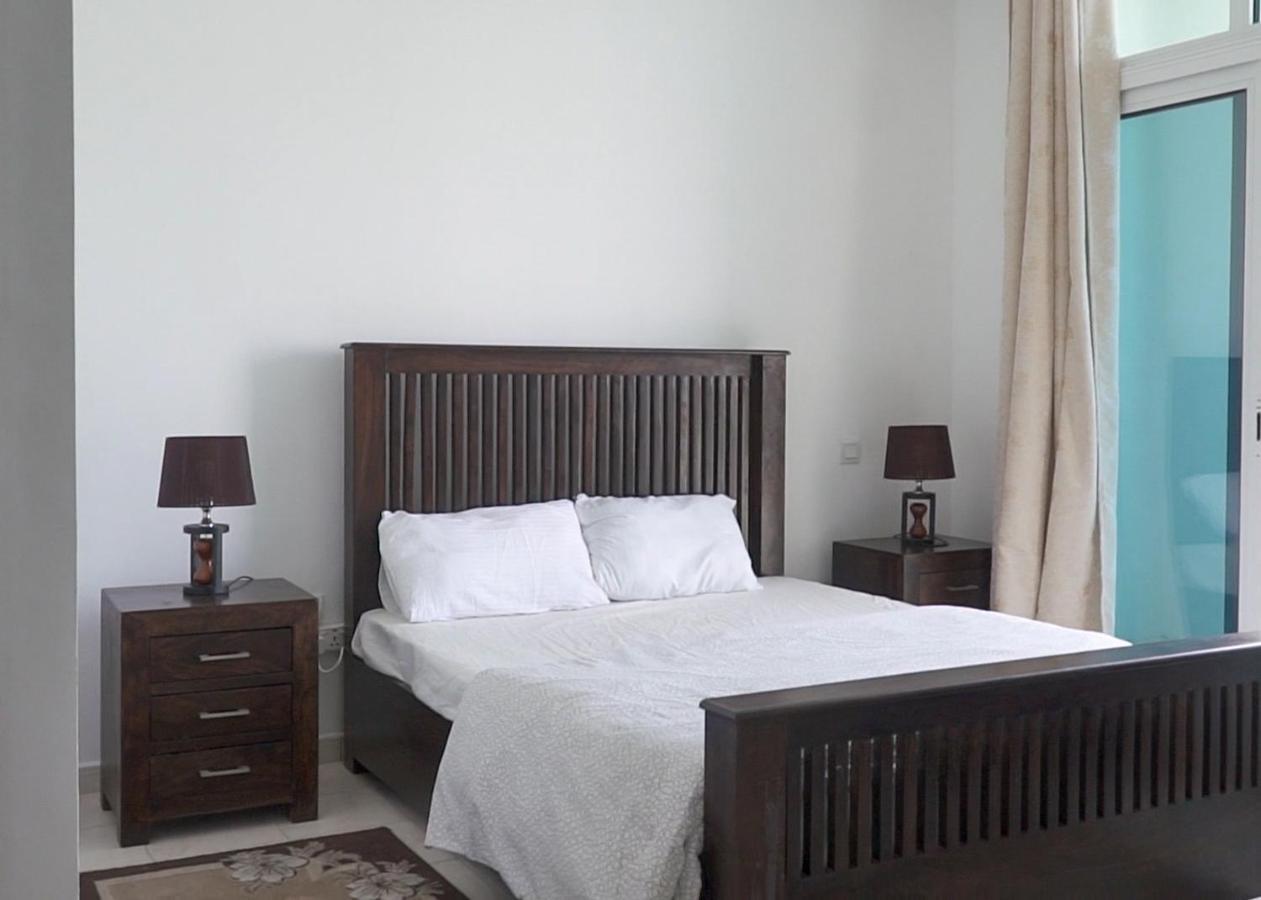 Back Packer Top 10 Dubai Bagian luar foto